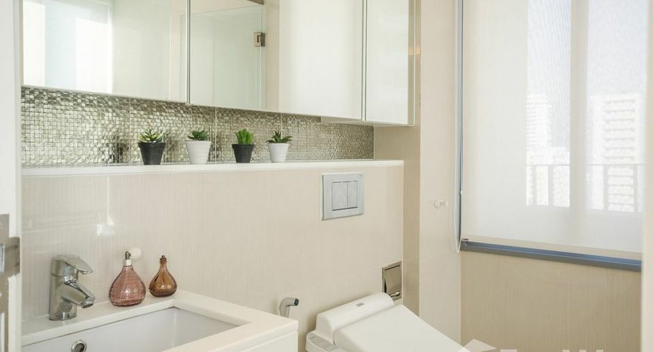 For rent 2 bedrooms condo in Watthana, Bangkok