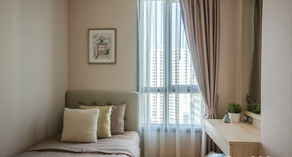 For rent 2 bedrooms condo in Watthana, Bangkok
