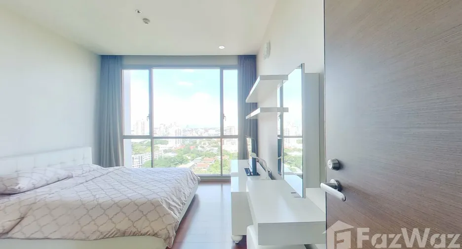 For rent 2 bedrooms condo in Watthana, Bangkok