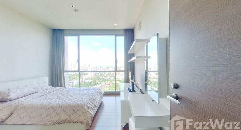 For rent 2 bedrooms condo in Watthana, Bangkok