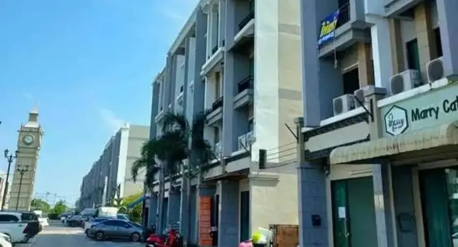For rent 2 bedrooms retail Space in Khlong Sam Wa, Bangkok