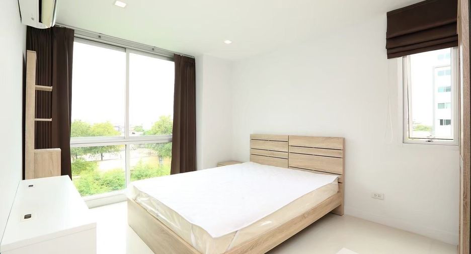 For rent 2 bedrooms condo in Phra Khanong, Bangkok