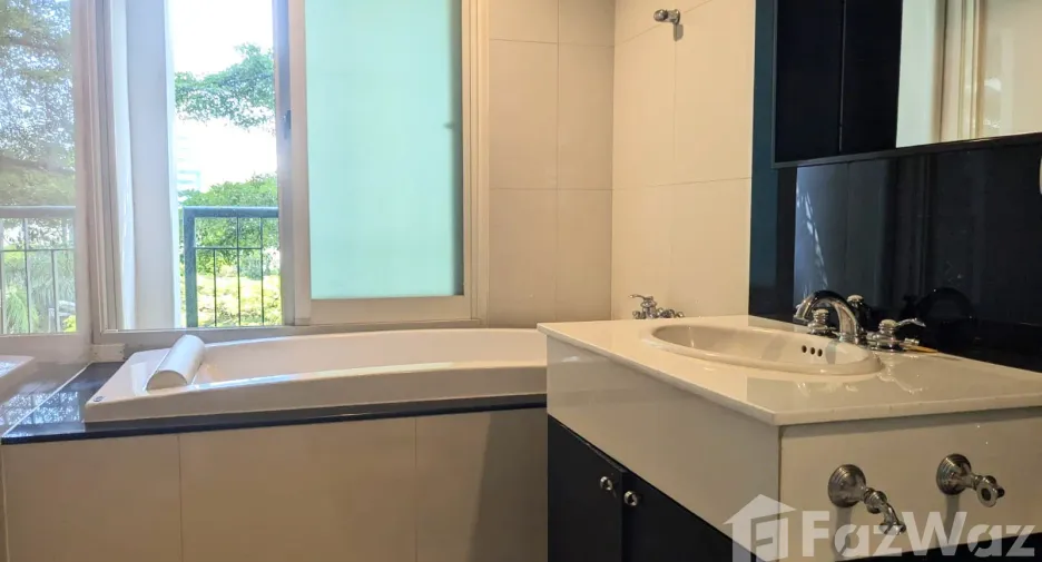 For rent 1 bed condo in Pathum Wan, Bangkok
