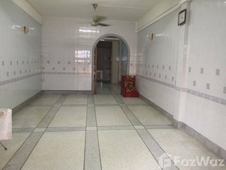 For rent 3 bedrooms townhouse in Yan Nawa, Bangkok