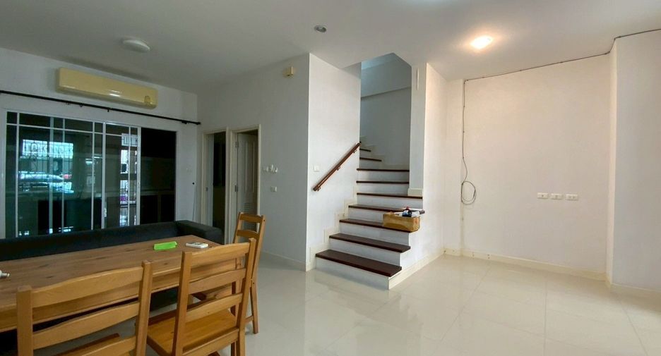 Reihenhaus zur Miete mit 3 Zimmer in Bangkok Yai, Bangkok