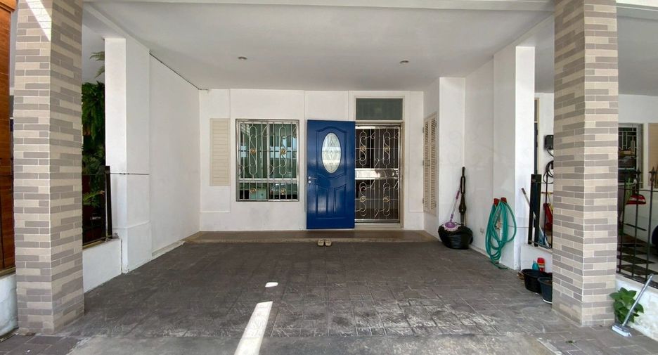 Reihenhaus zur Miete mit 3 Zimmer in Bangkok Yai, Bangkok