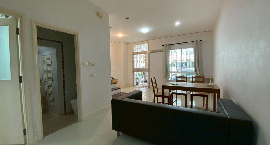 Reihenhaus zur Miete mit 3 Zimmer in Bangkok Yai, Bangkok