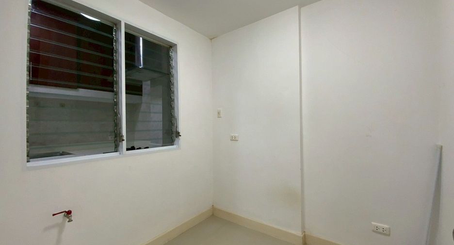 Reihenhaus zur Miete mit 3 Zimmer in Bangkok Yai, Bangkok