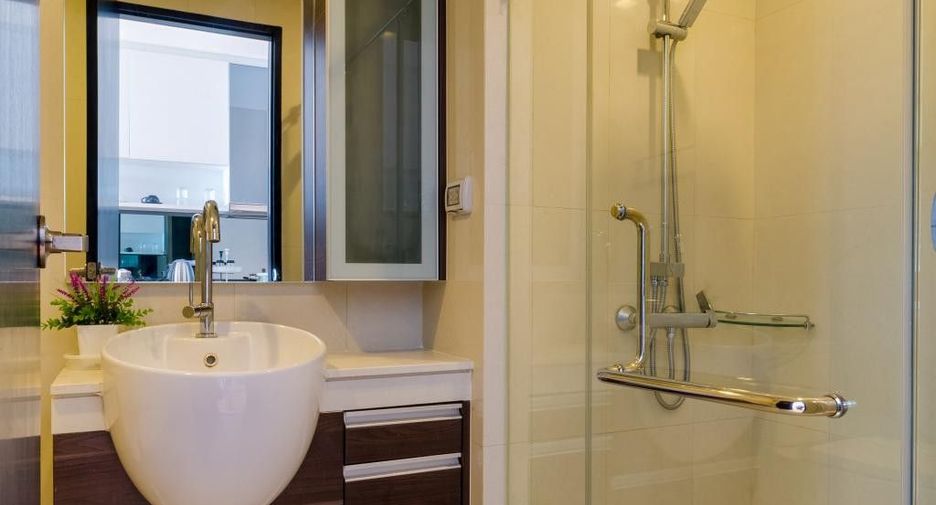 For rent studio condo in Khlong Toei, Bangkok
