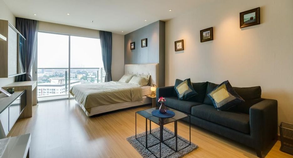For rent studio condo in Khlong Toei, Bangkok