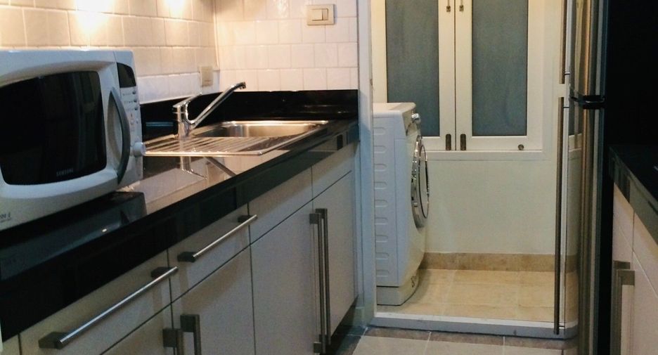 For rent 2 bedrooms condo in Pathum Wan, Bangkok