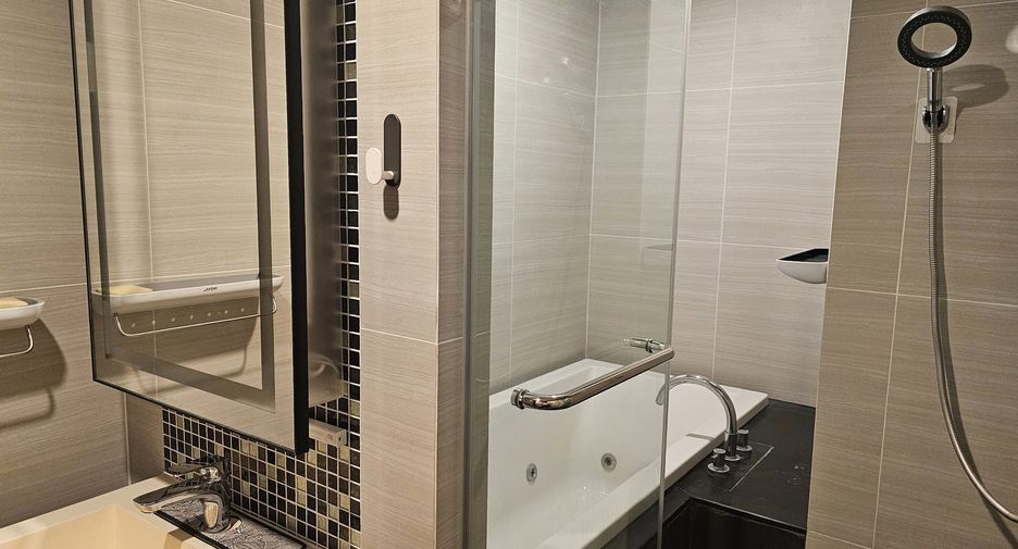 For rent 2 bedrooms condo in Bang Sue, Bangkok