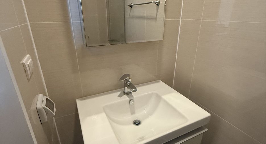 For rent studio condo in Khlong Toei, Bangkok
