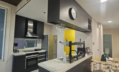 For rent 2 bedrooms condo in Sathon, Bangkok