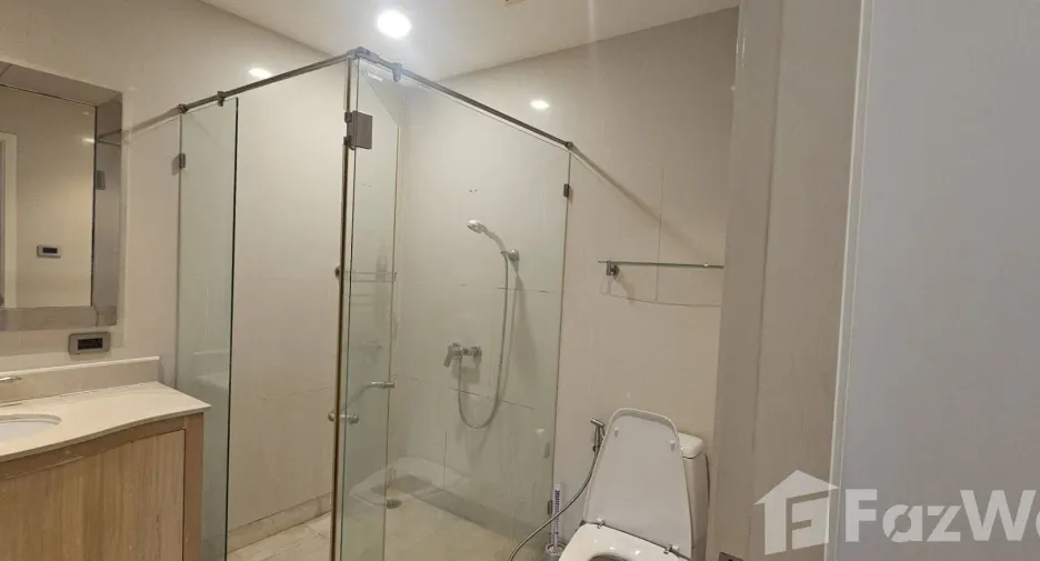 For rent 2 bedrooms condo in Sathon, Bangkok