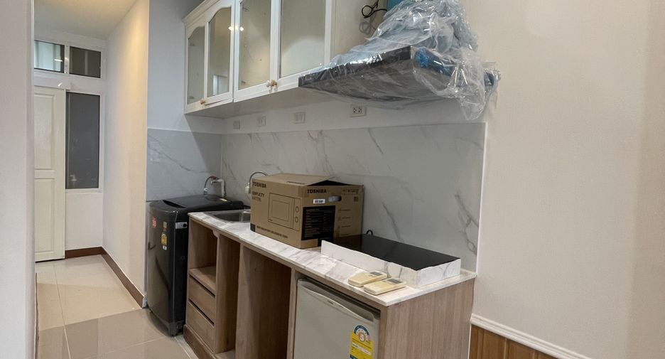 For rent 1 bed office in Huai Khwang, Bangkok