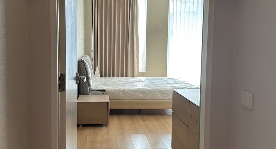 For rent 2 bedrooms condo in Pathum Wan, Bangkok