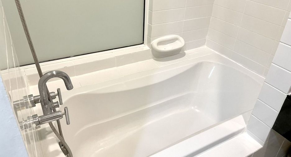 For rent 1 bed condo in Bang Na, Bangkok