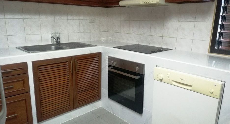 Аренда 3 спальни кондо в Патхум Щан, Бангкок