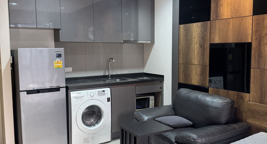 For rent studio condo in Huai Khwang, Bangkok
