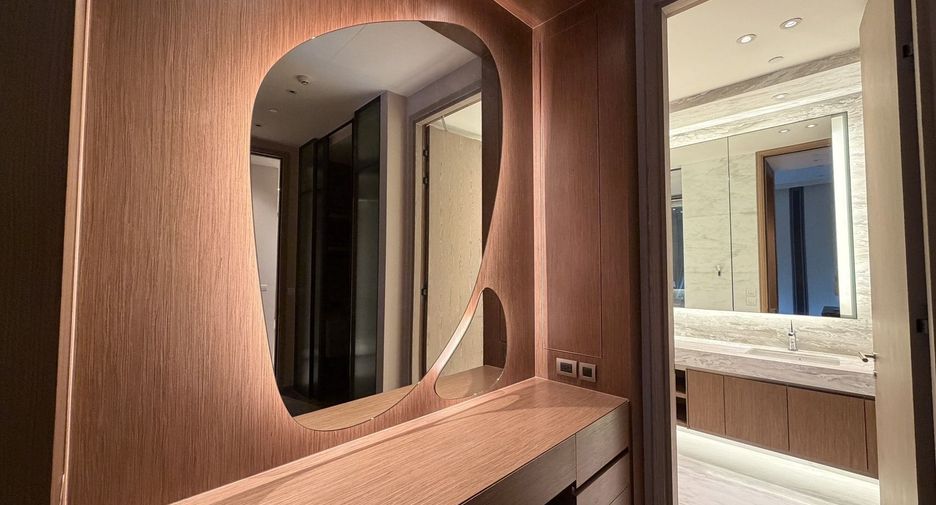 Condo en alquiler de 2 habitaciones en Pathum Wan, Bangkok