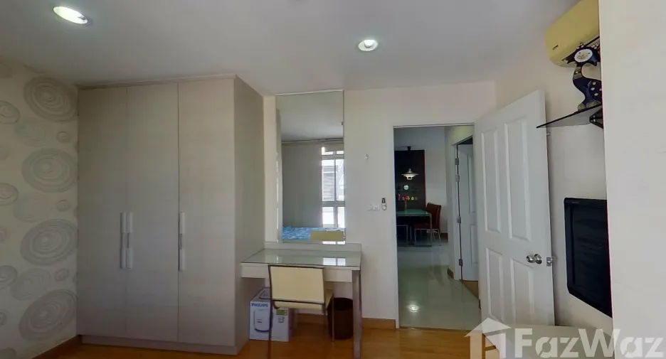 For rent 2 bedrooms condo in Phra Khanong, Bangkok