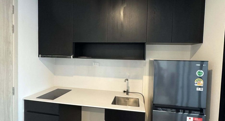 Condo en alquiler de 2 habitaciones en Huai Khwang, Bangkok