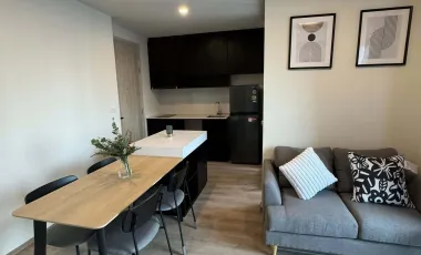 Condo en alquiler de 2 habitaciones en Huai Khwang, Bangkok