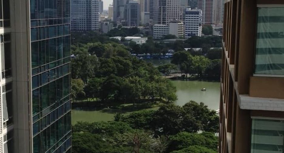 For rent 2 bedrooms condo in Pathum Wan, Bangkok