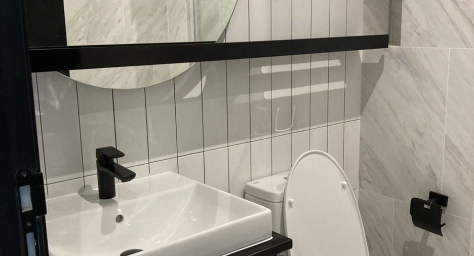 For rent studio condo in Khlong San, Bangkok