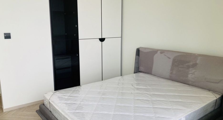 For rent studio condo in Khlong San, Bangkok
