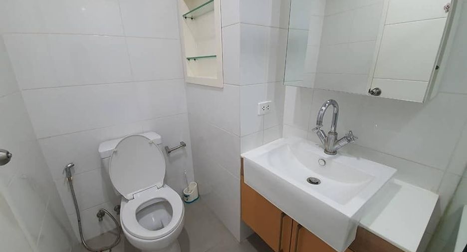 For rent 1 bed condo in Watthana, Bangkok
