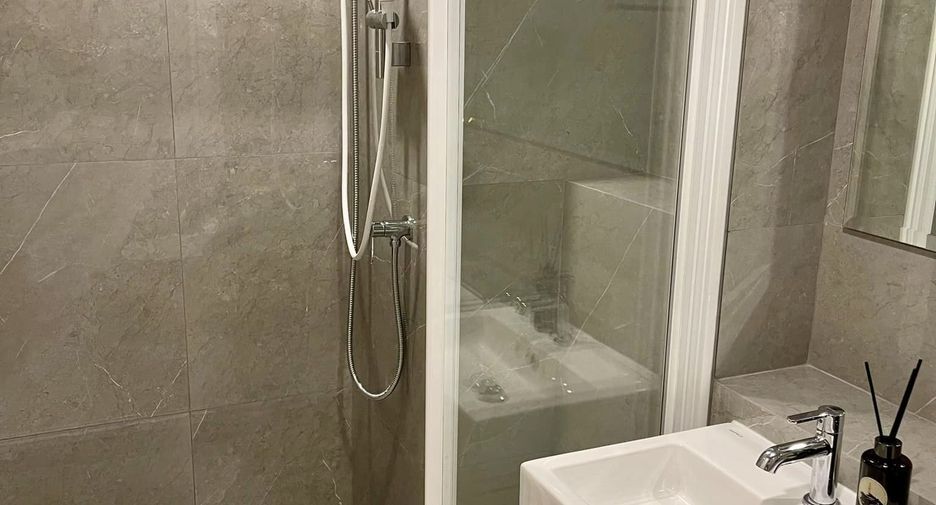 For rent 1 bed condo in Phra Khanong, Bangkok