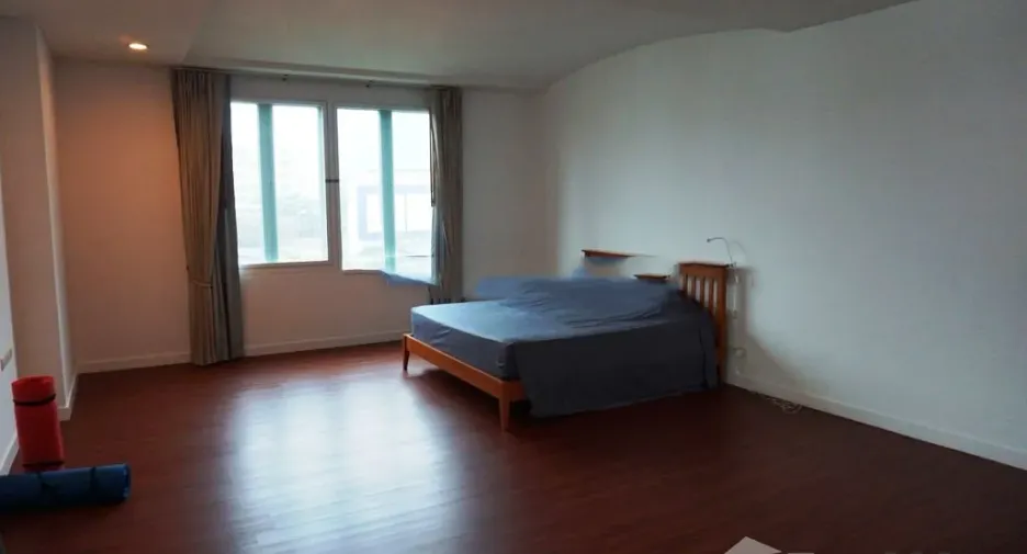 For rent 4 bedrooms condo in Suan Luang, Bangkok