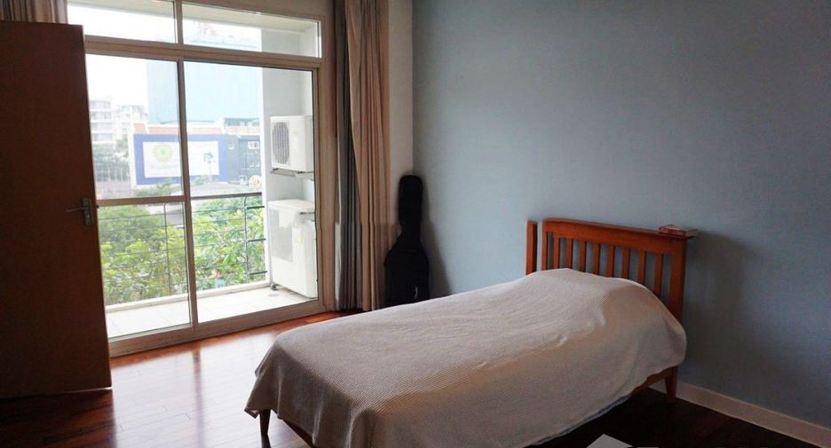 For rent 4 bedrooms condo in Suan Luang, Bangkok