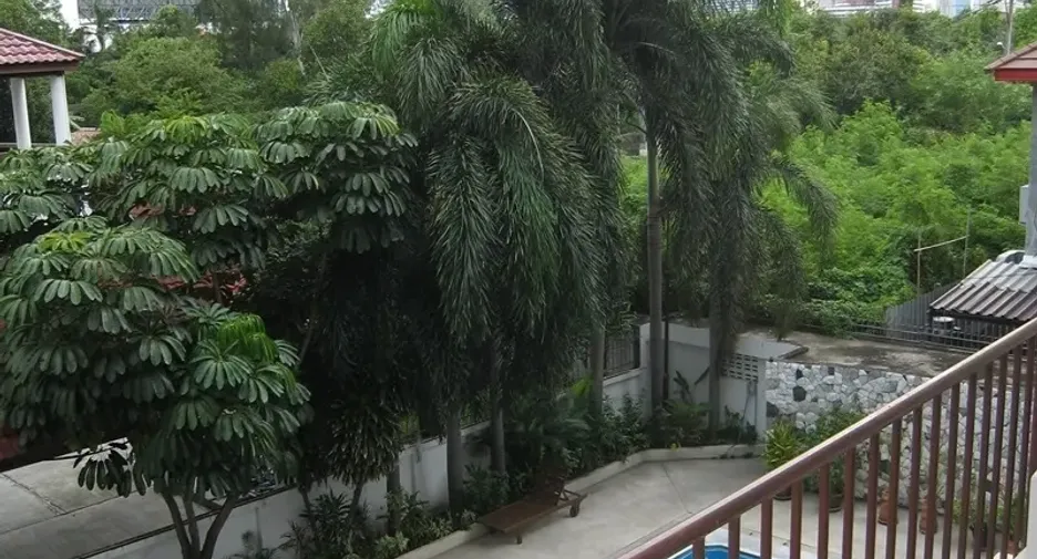 For rent 2 bedrooms apartment in Khlong Toei, Bangkok