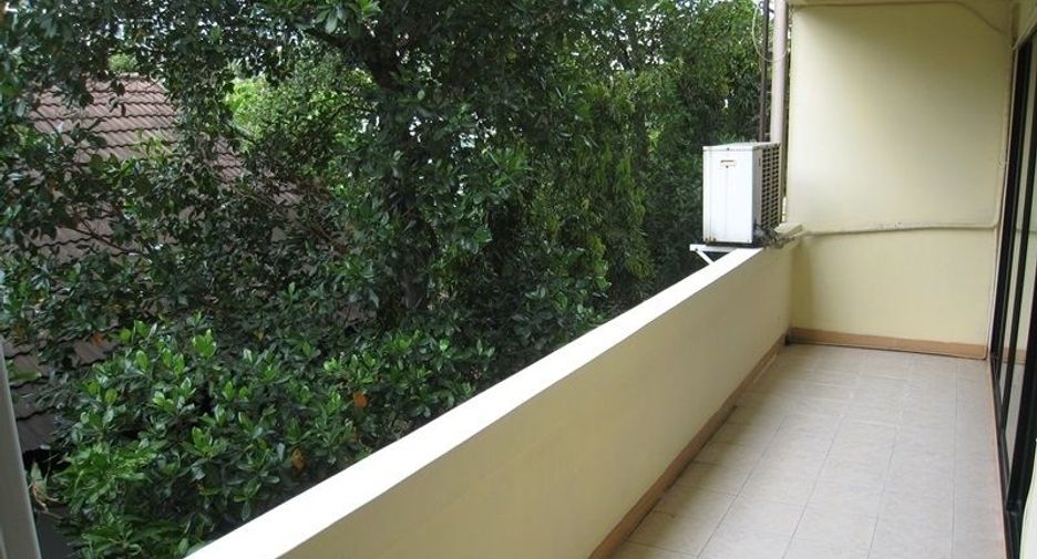 For rent 2 bedrooms apartment in Khlong Toei, Bangkok