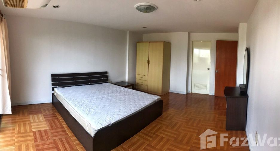 For rent 2 bedrooms apartment in Khlong Toei, Bangkok