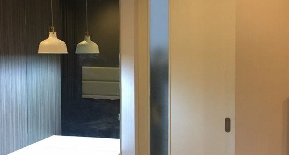 For rent studio condo in Khlong San, Bangkok
