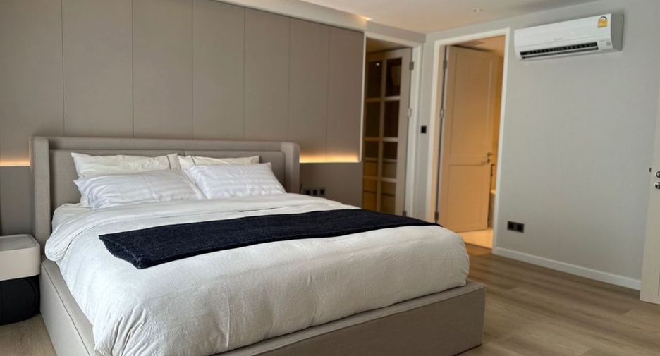 For rent 3 bedrooms condo in Watthana, Bangkok