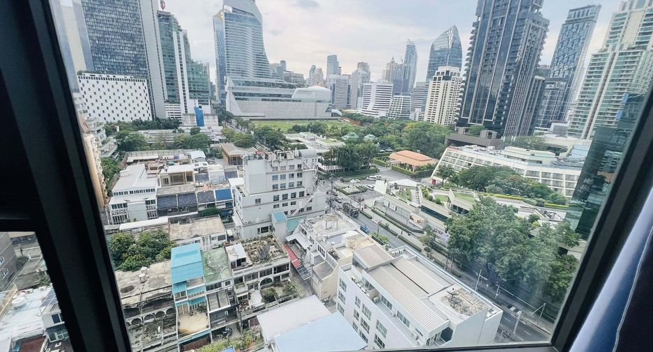Wohnung zur Miete mit 1 Zimmer in Pathum Wan, Bangkok