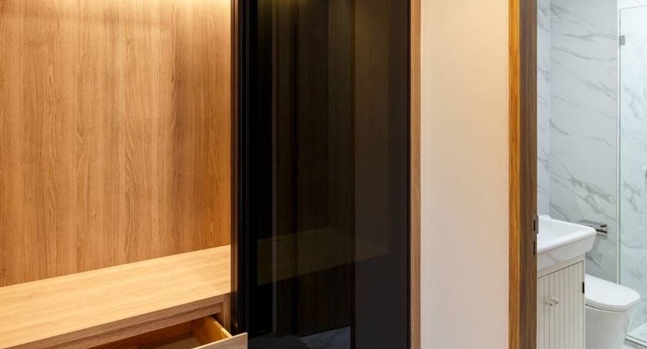 For rent 1 bed apartment in Pathum Wan, Bangkok