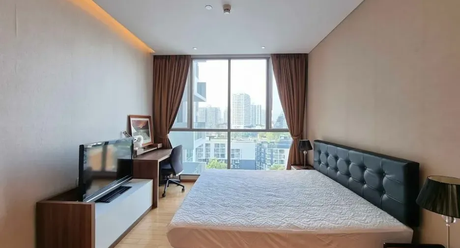 For rent 2 bedrooms condo in Khlong Toei, Bangkok