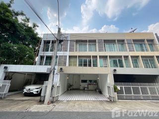 For rent 3 bedrooms townhouse in Suan Luang, Bangkok