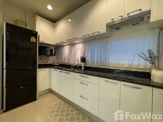 For rent 3 bedrooms townhouse in Suan Luang, Bangkok