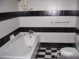 Reihenhaus zur Miete mit 5 Zimmer in Watthana, Bangkok