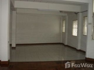 Reihenhaus zur Miete mit 5 Zimmer in Watthana, Bangkok
