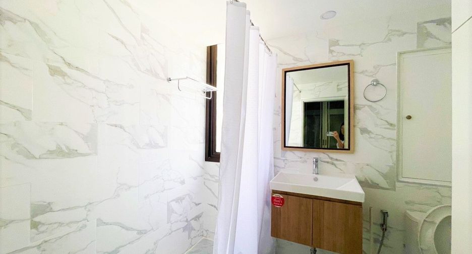 For rent 3 bedrooms condo in Watthana, Bangkok