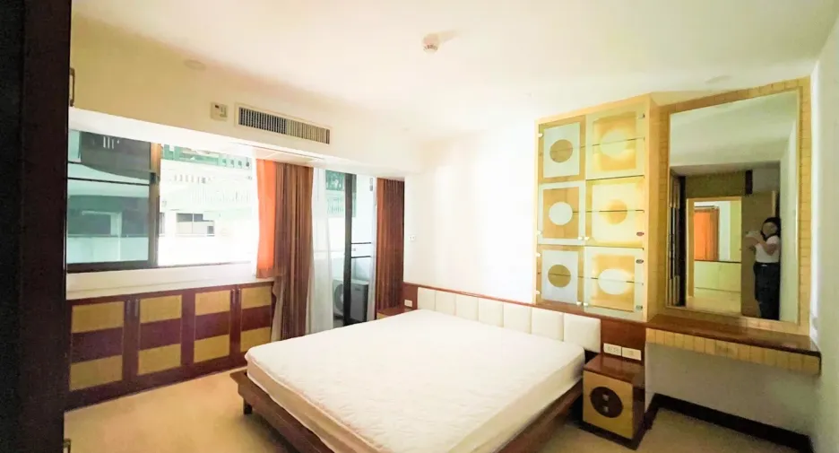 For rent 3 bedrooms condo in Watthana, Bangkok
