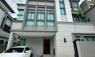 Haus zur Miete mit 4 Zimmer in Prawet, Bangkok